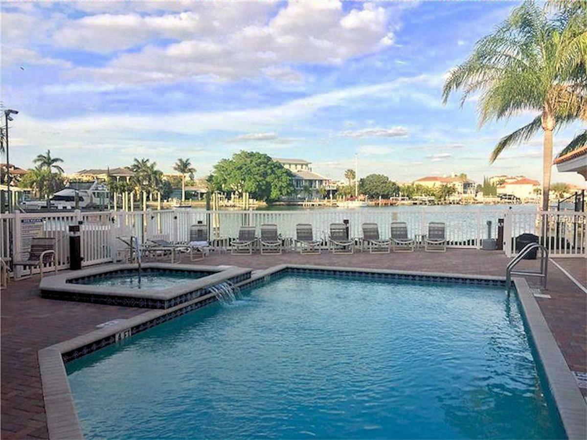 Luxury 5 Star Condominium Water Front 3 Beds 2 Bath Pool Hot-Tub Beach And City Views クリアウォーター・ビーチ エクステリア 写真