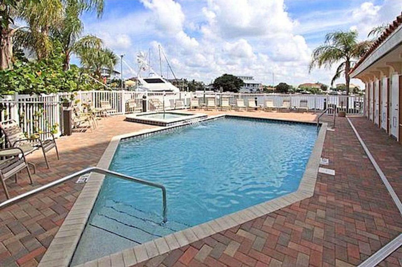 Luxury 5 Star Condominium Water Front 3 Beds 2 Bath Pool Hot-Tub Beach And City Views クリアウォーター・ビーチ エクステリア 写真